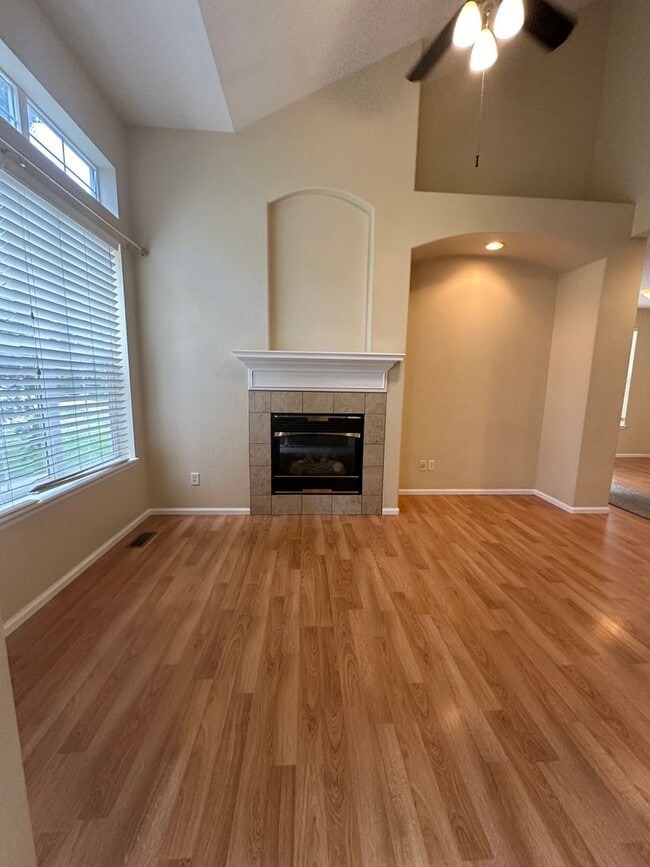 Building Photo - Beautiful 2BD/2.5BA Lafayette Home!