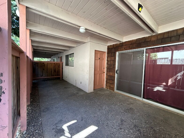 Building Photo - 316 W 4th Ave