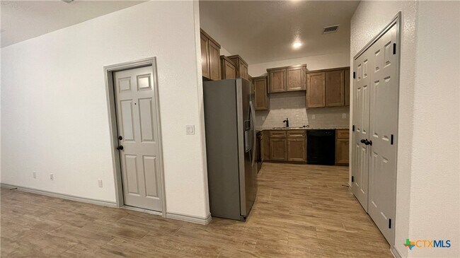 Building Photo - 2412 Duntov Dr