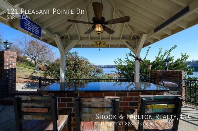 Building Photo - 121 Pleasant Point Dr