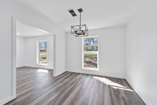 Building Photo - 205 Elmwood St