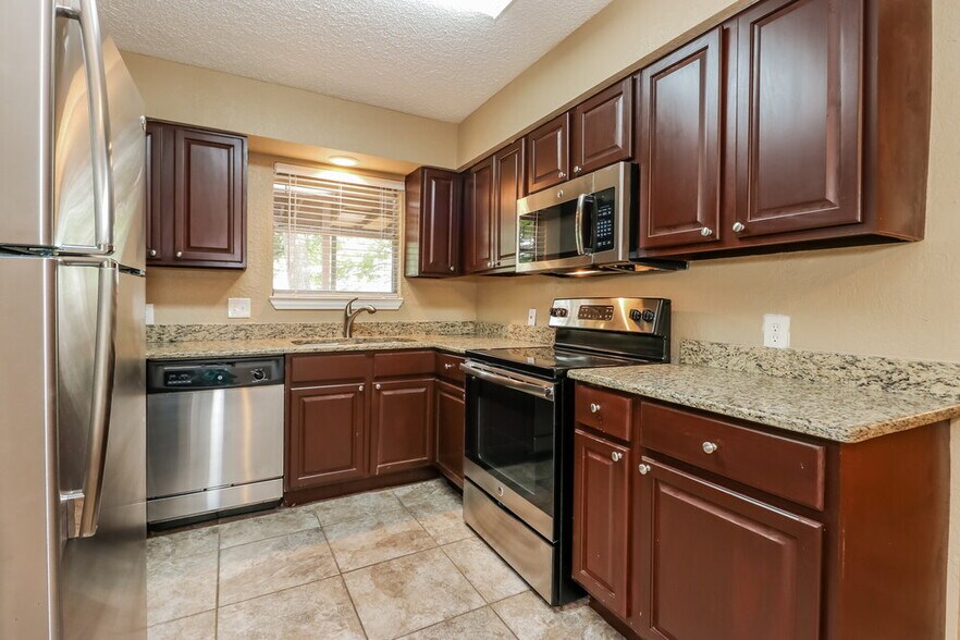 Building Photo - 7609 Ripple Creek Ct