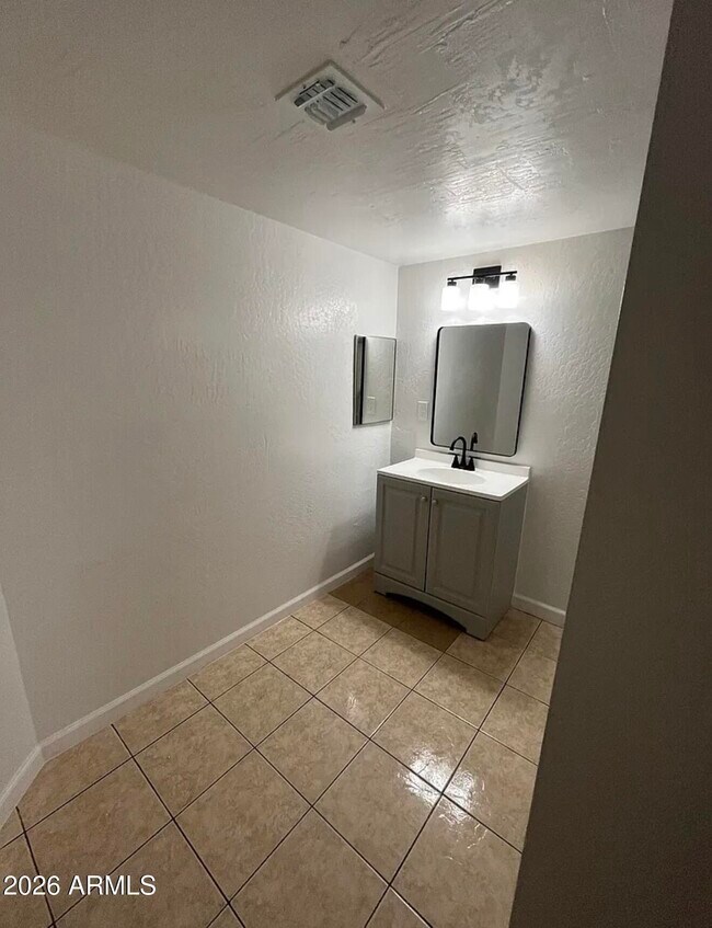 Building Photo - 12221 W Bell Rd