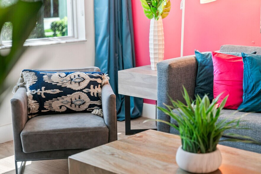 Building Photo - 365 N Ocean Blvd