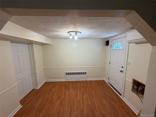 Building Photo - 95-05 165th Ave