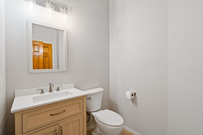Building Photo - 307 Echo Valley Dr