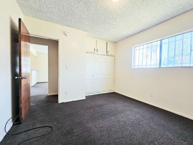 Building Photo - Charming and affordable 2-bedroom, 1-bath ...