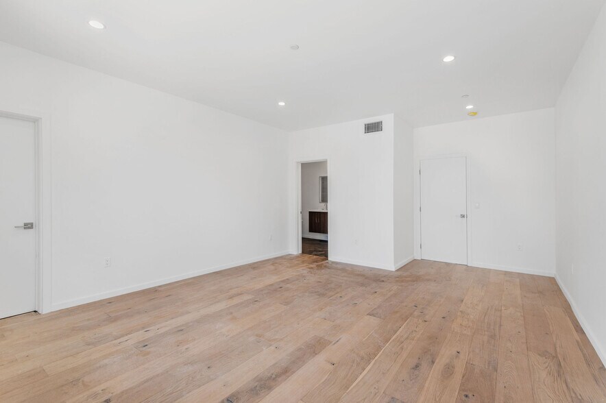 Building Photo - 2019 S Redondo Blvd