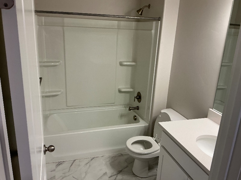 Building Photo - 816 N Hilltop Dr