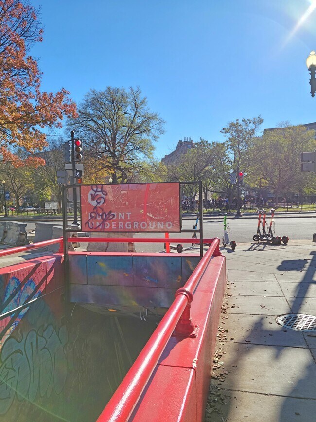 Building Photo - 1401 17th St NW