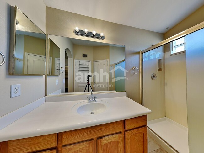 Building Photo - 11454 E Persimmon Ave