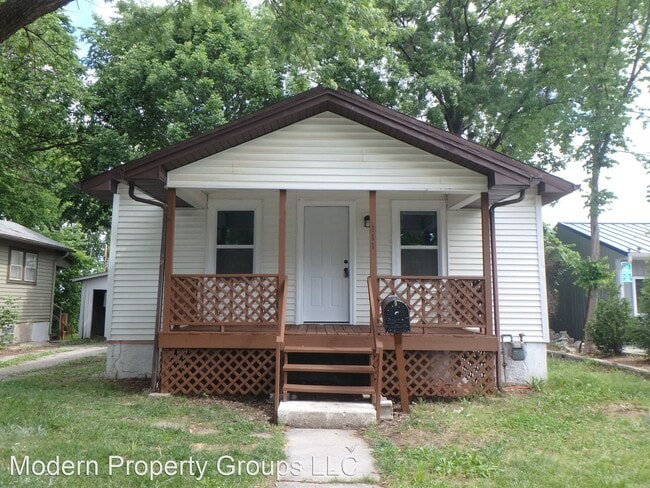 Primary Photo - 2 br, 1 bath House - 111 E. Forest Ave