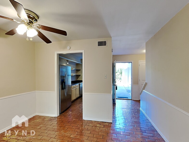 Building Photo - 15860 El Estado Dr