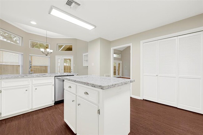 Building Photo - 1714 Quarterpath Dr