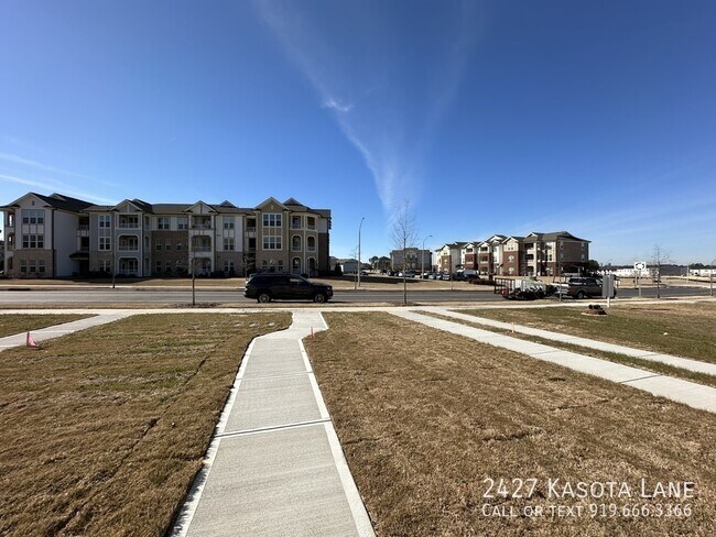 Building Photo - 2427 Kasota Ln