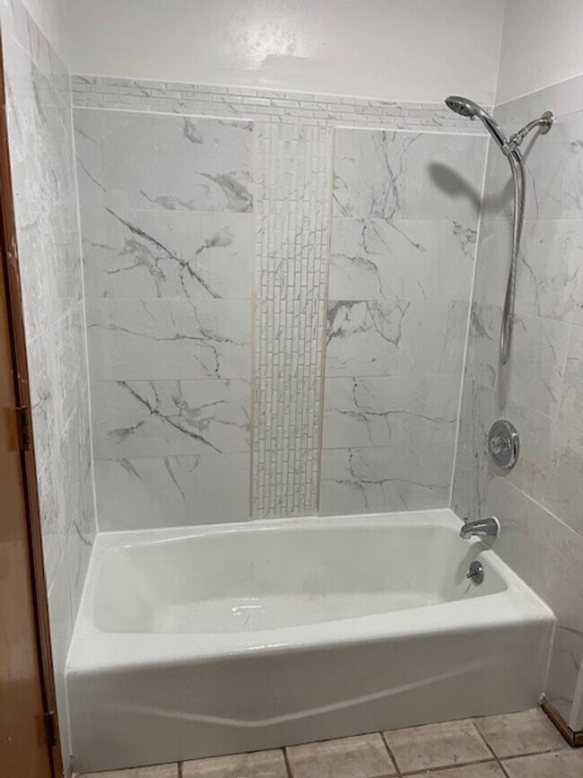 Building Photo - Beautiful Hobby Farm on 10 Acres!