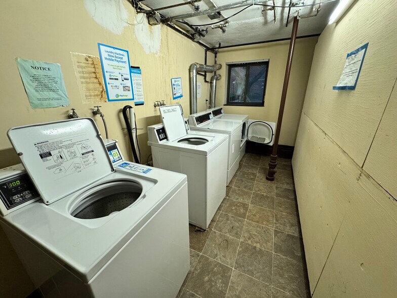 Building Photo - 16 Chester St