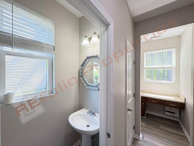 Building Photo - 1208 Golden Eagle Dr