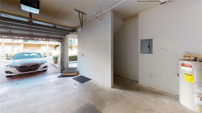 Building Photo - 2107 SE 10th Ave