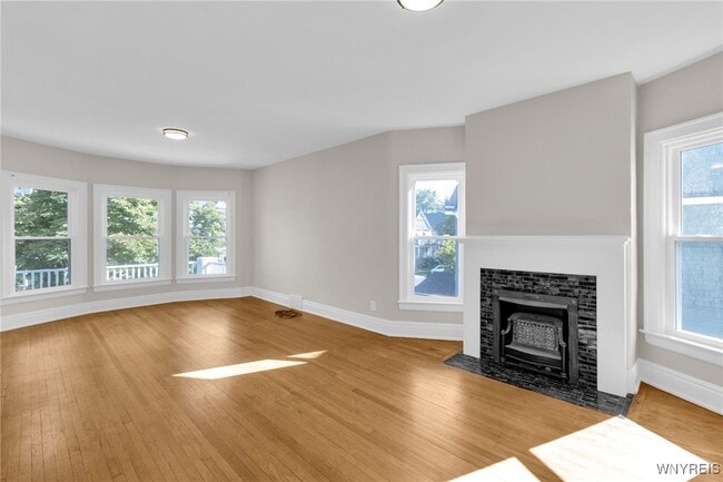 Building Photo - 146 Lancaster Ave