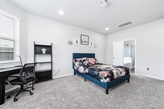 Building Photo - 25130 Bells Canyon Dr