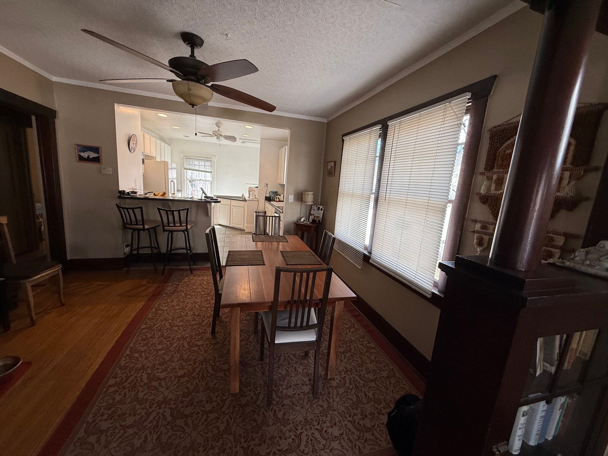 Building Photo - 1420 E 5th Ave