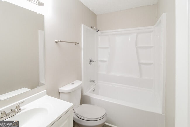 Building Photo - 6231 Willowbrook Dr