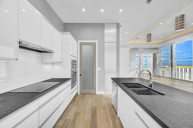 Building Photo - 3726 S Las Vegas Blvd