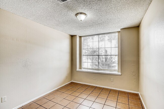 Building Photo - 18614 Seaton Dr