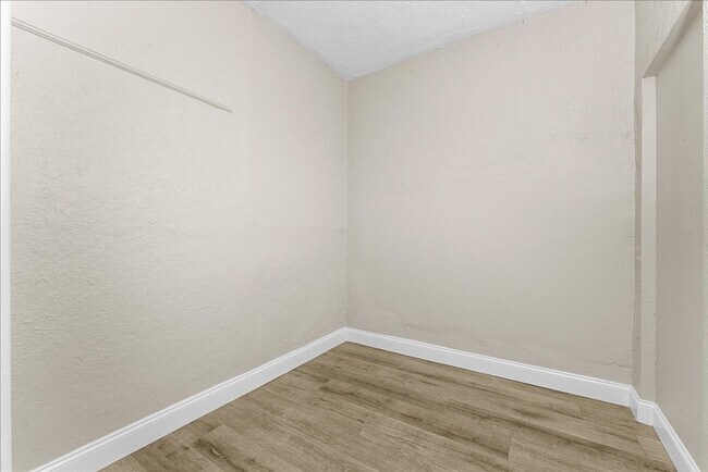 Building Photo - 118 N Westmoreland Ave