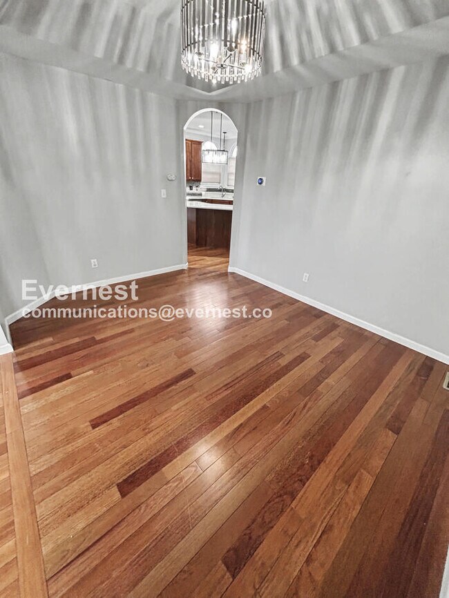 Building Photo - Spacious 4-Bed Home with 2-Car Garage & Modern Amenities