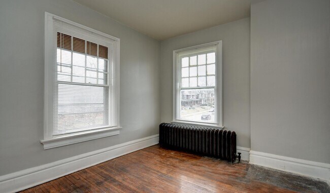 Building Photo - 1692 Bryden Rd