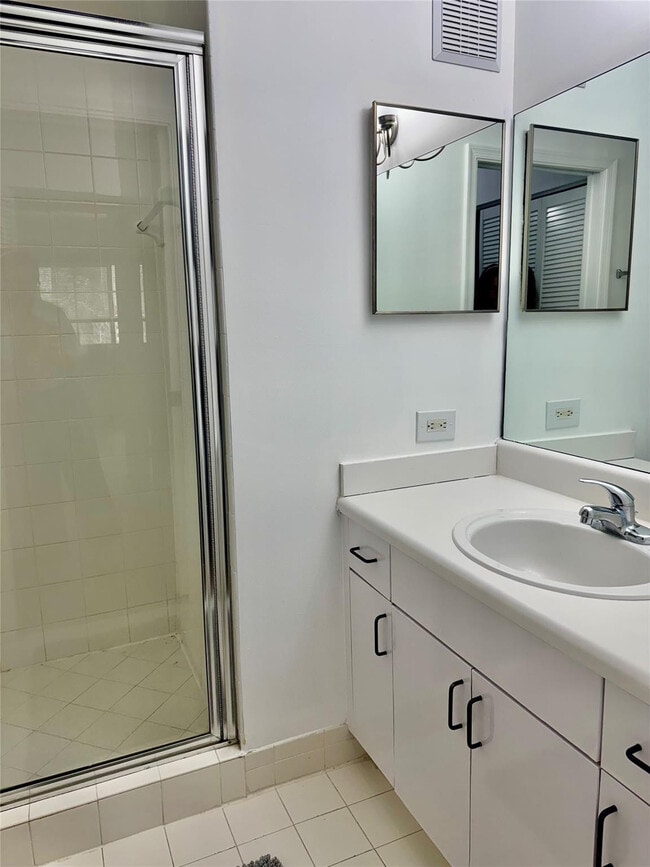 Building Photo - 4856 N State Rd 7