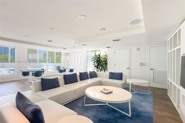 Building Photo - 4250 Biscayne Blvd