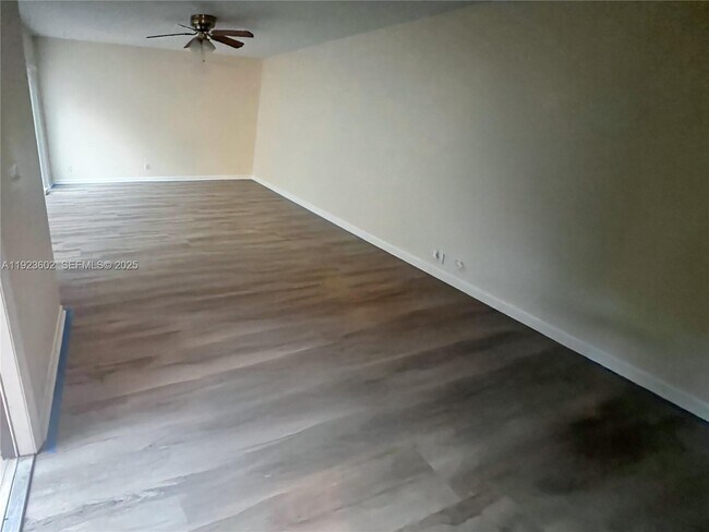 Building Photo - 10935 Neptune Dr