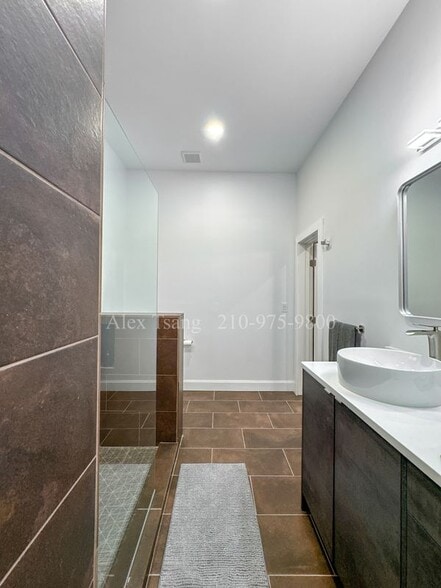 Building Photo - 316 Toledo St