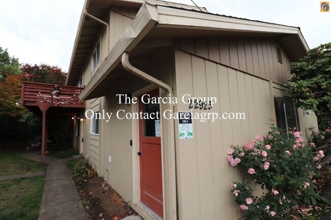 Building Photo - 22923 SW Pine St