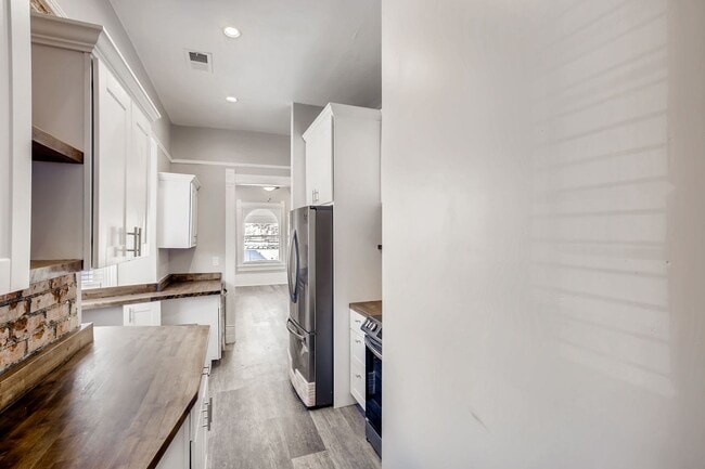 Building Photo - Completely Remodeled Historic Boulder Home...