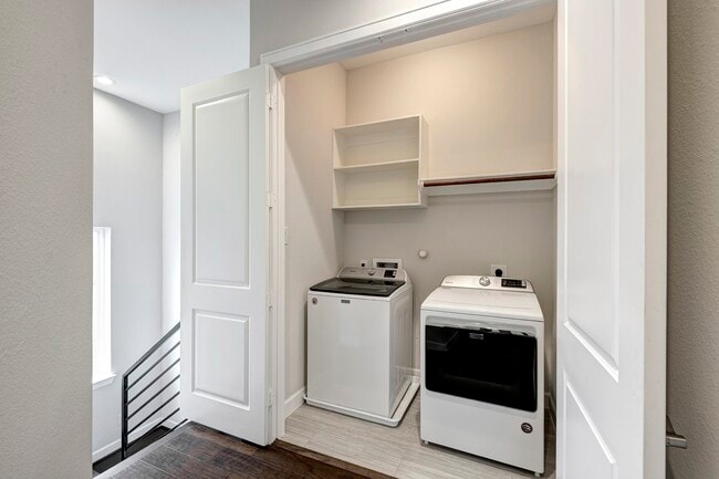 Building Photo - 5932 Petty St