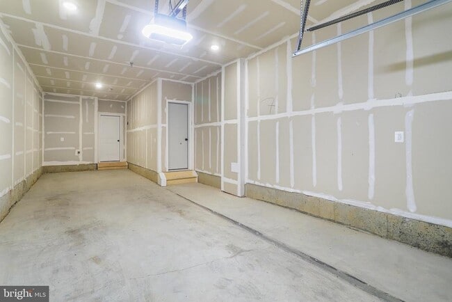 Building Photo - 133 Warburton St