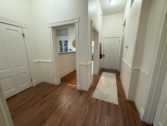 Building Photo - 605 Harrison St