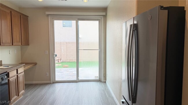 Building Photo - 10110 Poppy Plant St