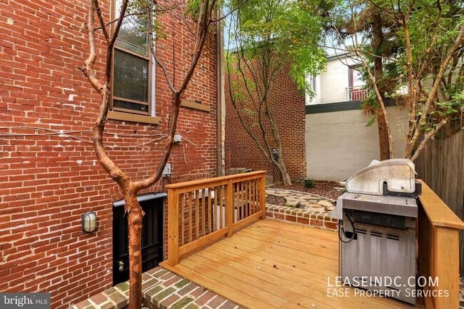 Building Photo - 1000 N Street NW-
