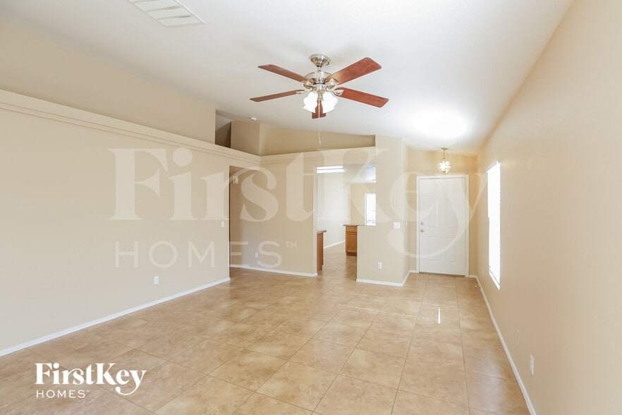 Building Photo - 13015 W Via Camille