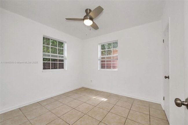 Building Photo - 1351 NE 156th St