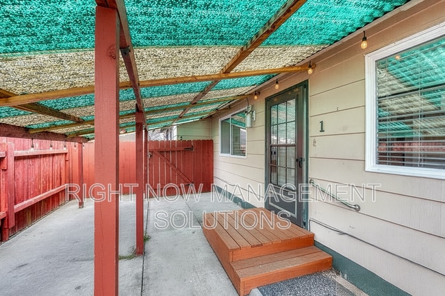 Building Photo - 2708 S Kerr St