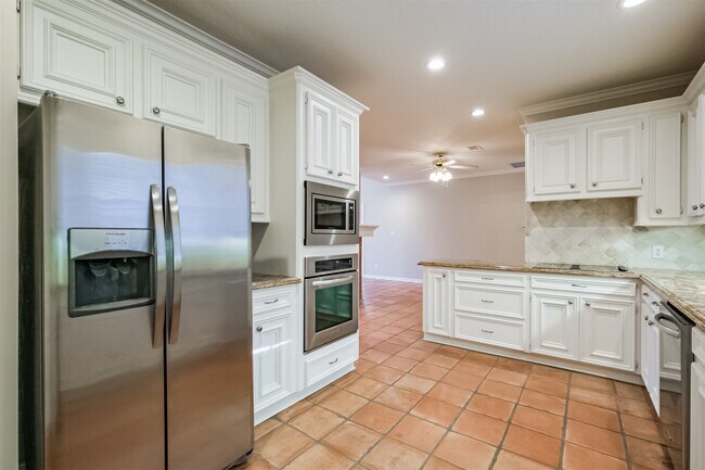 Building Photo - 19807 Excalibur Ct