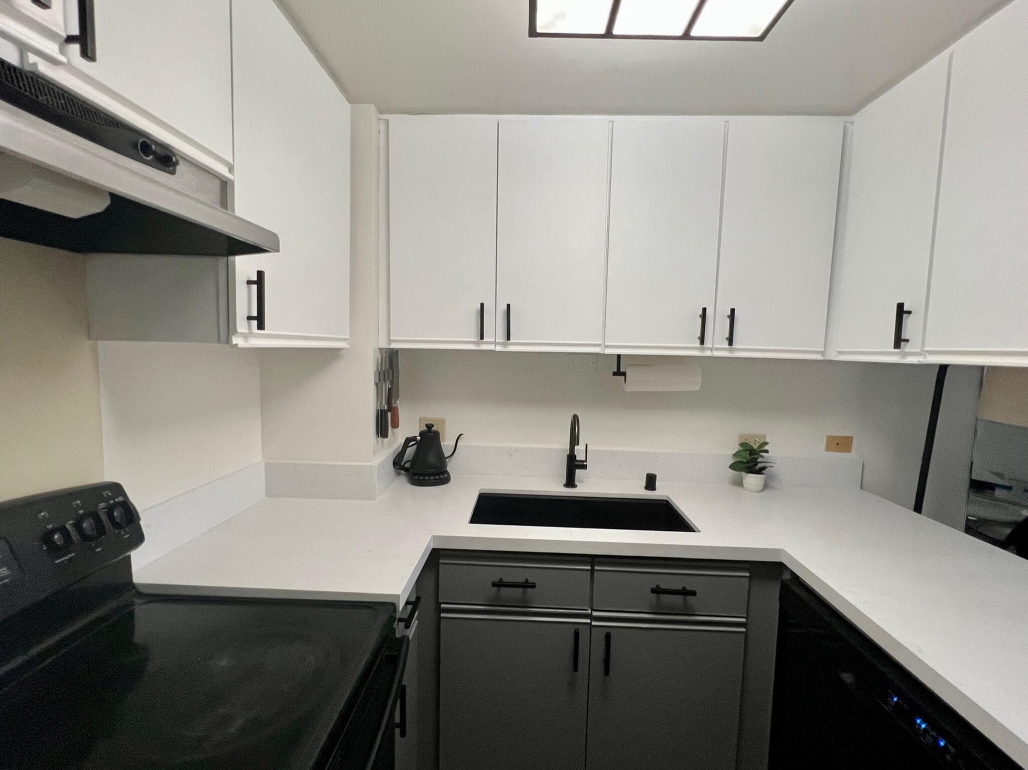 Building Photo - 876 Curtis St