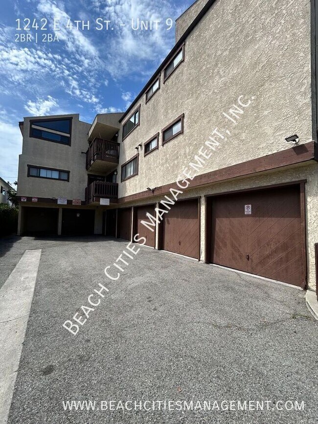 Building Photo - 1242 E 4th St