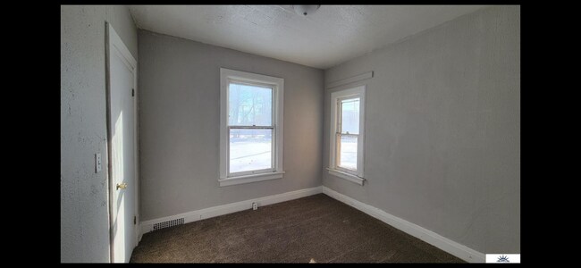 Building Photo - 2423 Templeton St